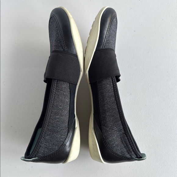 Ecco Black and Gray Bluma Ballerina Flats - Picture 10 of 16